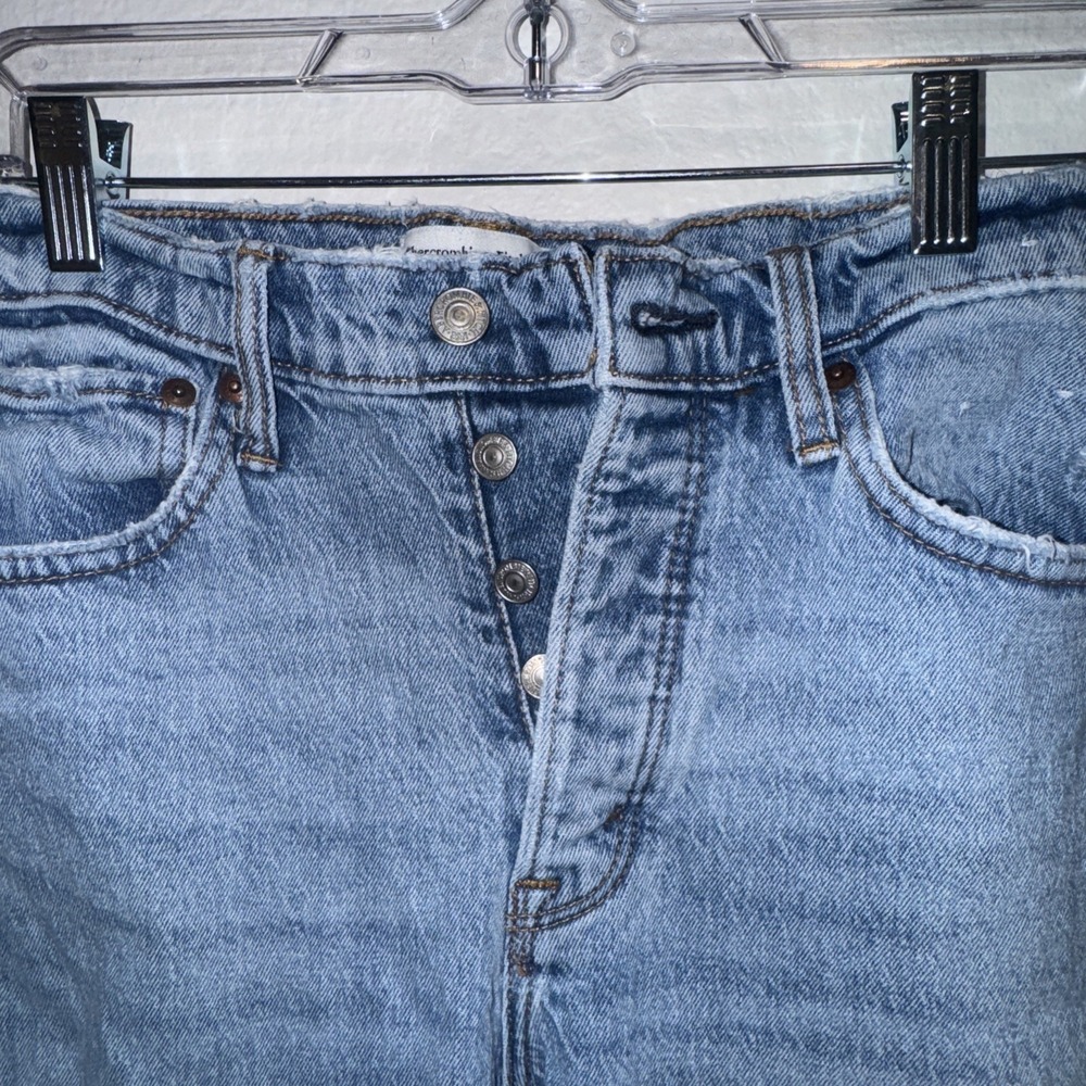 Abercrombie & Fitch Women's the Dad High Rise Jeans Size 26/2s trendy Distressed